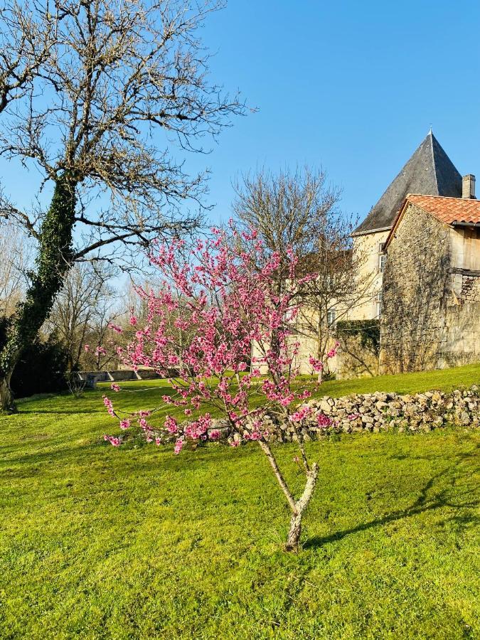 Maison Du Roc Bed & Breakfast Champagnac-de-Belair Bagian luar foto